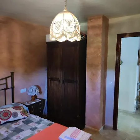 Hotel Entrecastanos 3*