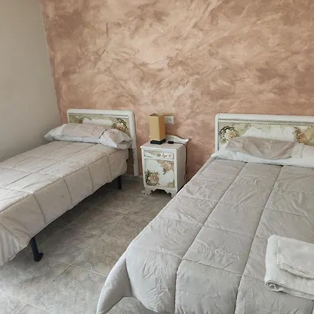 Entrecastanos Holiday home Rozas