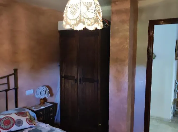 Hotel Entrecastanos 3*